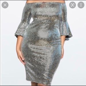 Off shoulder bell sleeve sequins dress